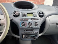 2000 - toyota - yaris - 1.3-16v vvt-i sol - 90-fp-xf - afbeelding 2 van  16