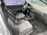 2000 - volkswagen - golf - 1.6-16v trendline - personenauto - afbeelding 5 van  10
