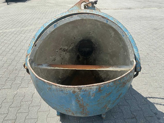 2000 750lr betonkubel - afbeelding 5 van  6