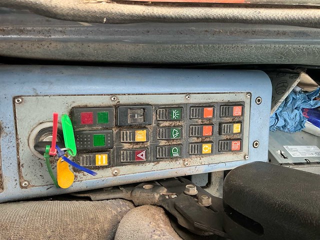 2000 atlas 1404 banden graafmachine - afbeelding 23 van  28