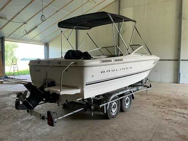 2000 bayliner capri class bowrider speedboot - afbeelding 32 van  39