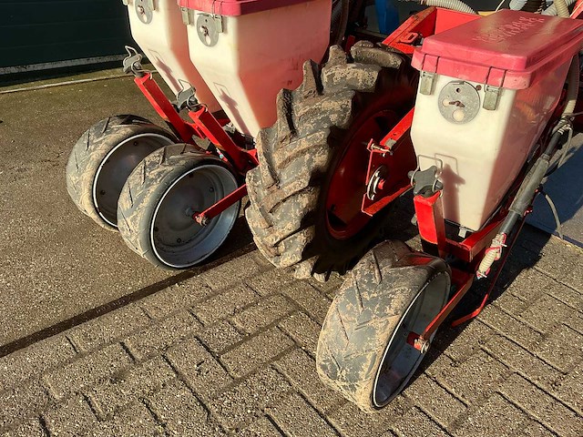 2000 becker aeromat t6z precisiezaaimachine - afbeelding 14 van  21