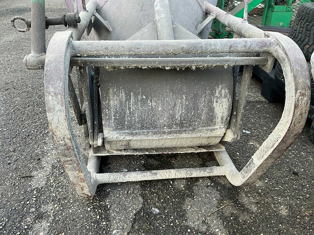 2000 beco 750l rl/ol betonkubel - afbeelding 7 van  8