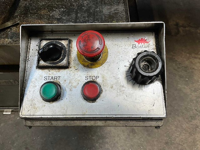 2000 bomag stg 230 g horizontale lintzaagmachine - afbeelding 5 van  8