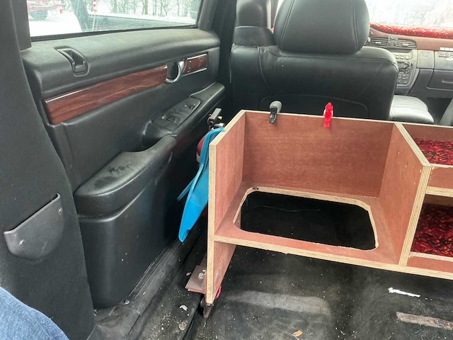 2000 cadillac de ville v8 ''the beast'' - personenauto - afbeelding 46 van  75