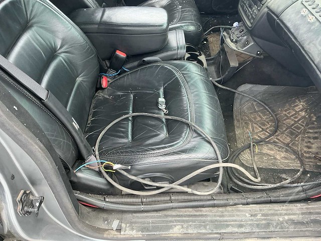 2000 cadillac de ville v8 ''the beast'' - personenauto - afbeelding 54 van  75