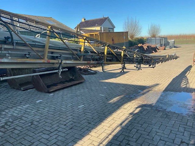 2000 challenger rogator 618 veldspuit / portaalspuit - afbeelding 7 van  38
