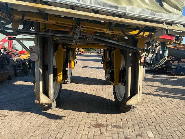 2000 challenger rogator 618 veldspuit / portaalspuit - afbeelding 20 van  38