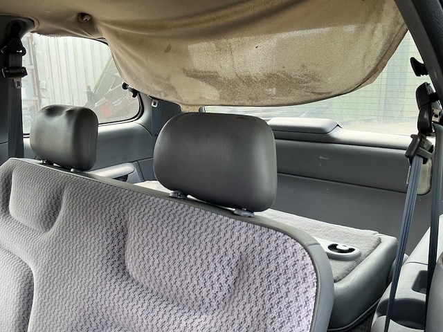 2000 chrysler caravan mpv personenauto - afbeelding 13 van  15