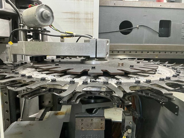 2000 deckel maho dmu80t - cnc universele bewerkingscentra - afbeelding 14 van  16