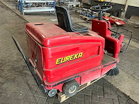 2000 eureka zelfrijdende veegmachine - afbeelding 19 van  22