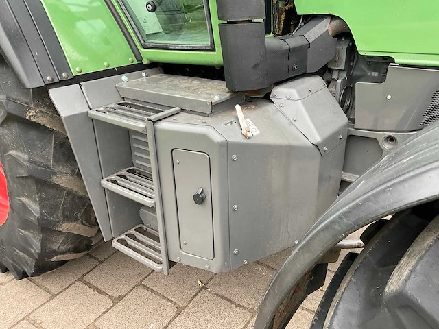 2000 fendt farmer 410 vario vierwielaangedreven landbouwtractor - afbeelding 9 van  36