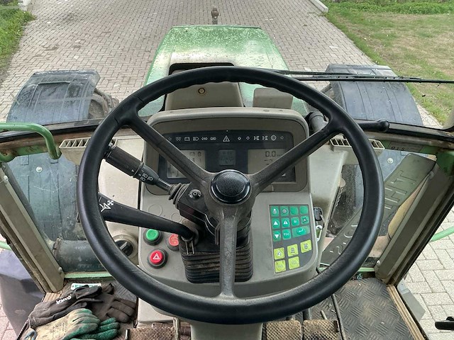2000 fendt favorit 716 vario vierwielaangedreven landbouwtractor - afbeelding 15 van  32