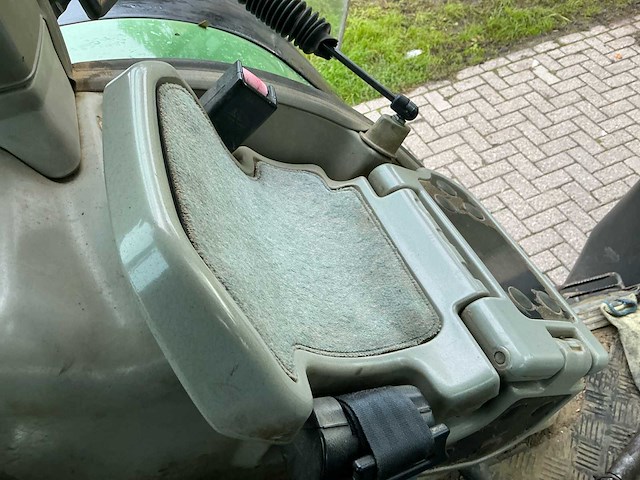 2000 fendt favorit 716 vario vierwielaangedreven landbouwtractor - afbeelding 22 van  32