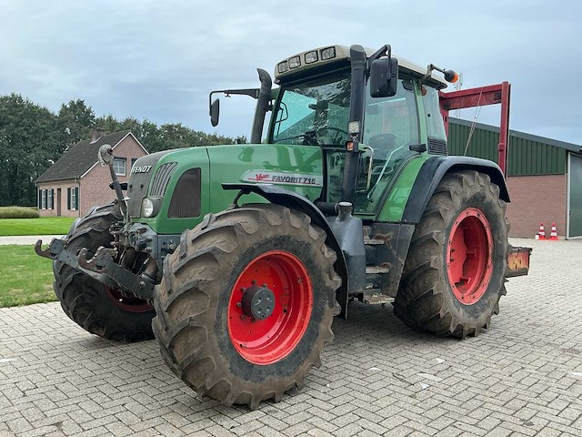 2000 fendt favorit 716 vario vierwielaangedreven landbouwtractor - afbeelding 1 van  22