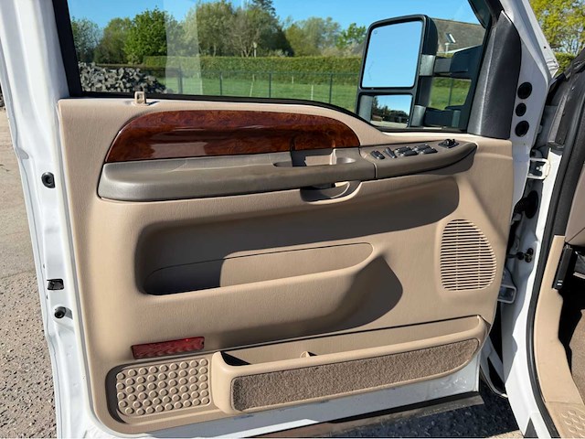 2000 ford excursion limited 7.3 v8 diesel bedrijfswagen - afbeelding 24 van  45