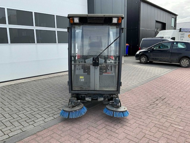 2000 hako citymaster 300 zelfrijdende veegmachine - afbeelding 11 van  23