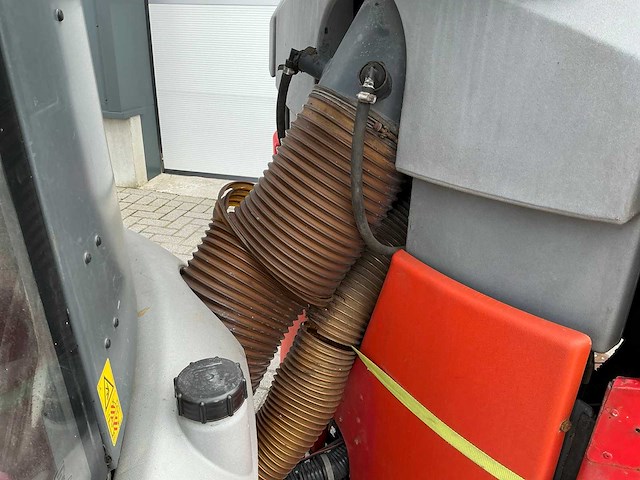 2000 hako citymaster 300 zelfrijdende veegmachine - afbeelding 21 van  23