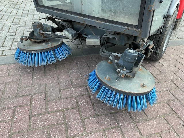 2000 hako citymaster 300 zelfrijdende veegmachine - afbeelding 22 van  23