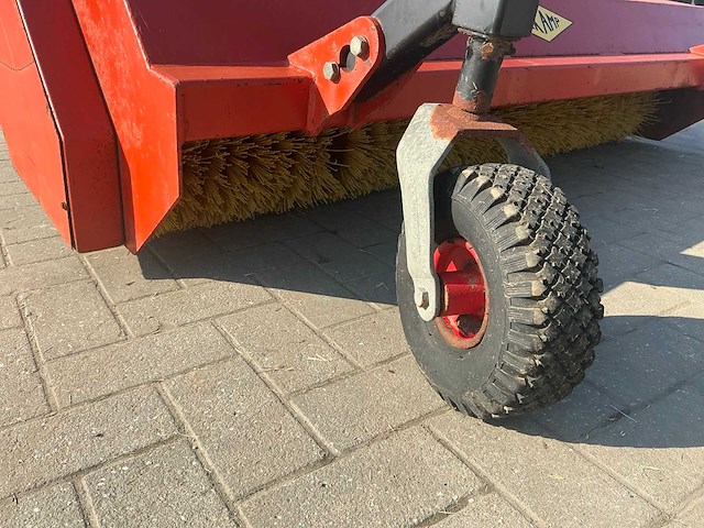 2000 hekamp 165 veegmachine - afbeelding 3 van  4