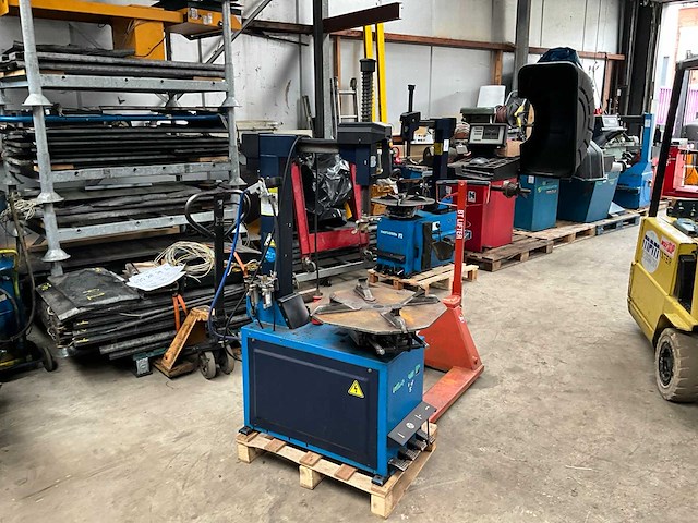 2000 hofmann monty 2250 banden de-en montageapparaat - afbeelding 1 van  8