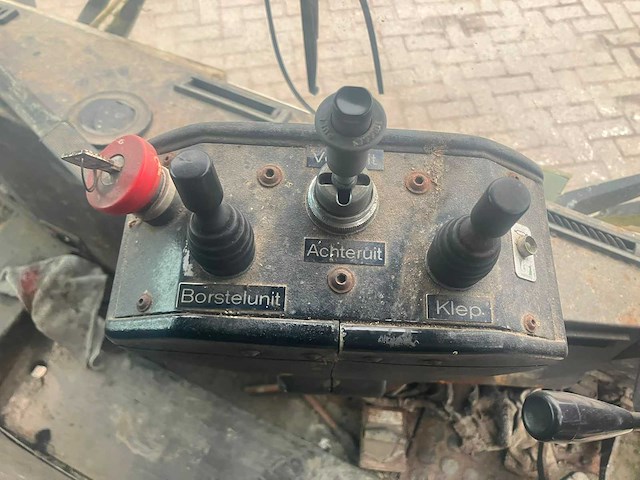 2000 hofmans hmf-416 zelfrijdende veegmachine - afbeelding 5 van  22