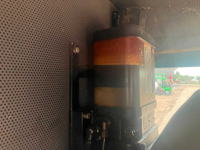 2000 hofmans hmf-416 zelfrijdende veegmachine - afbeelding 11 van  22