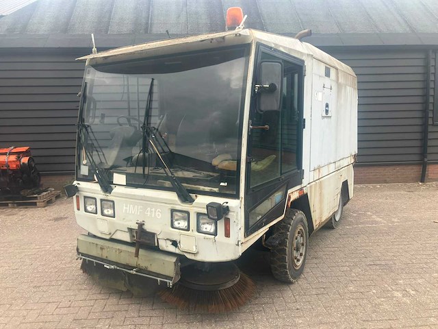 2000 hofmans hmf-416 zelfrijdende veegmachine - afbeelding 18 van  22