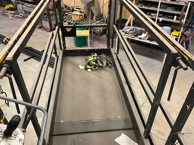 2000 holland lift monostar schaar hoogwerker - afbeelding 18 van  22