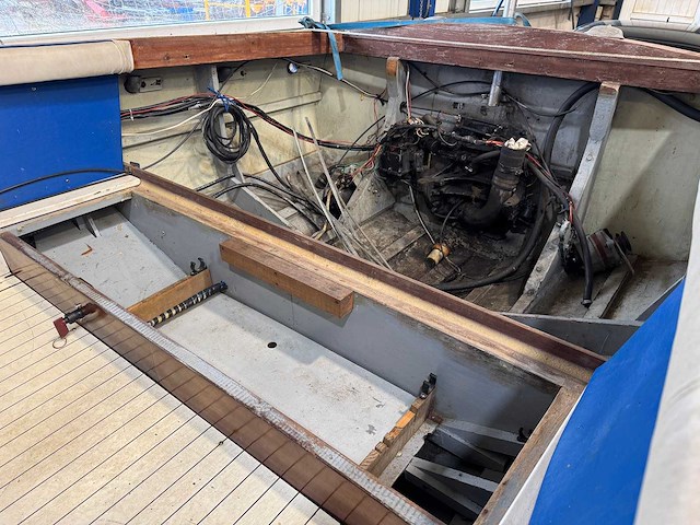 2000 houten motorboot - afbeelding 6 van  21