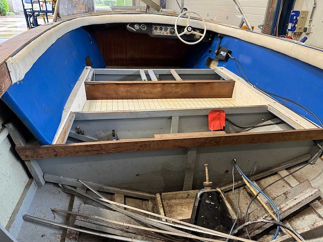 2000 houten motorboot - afbeelding 11 van  21