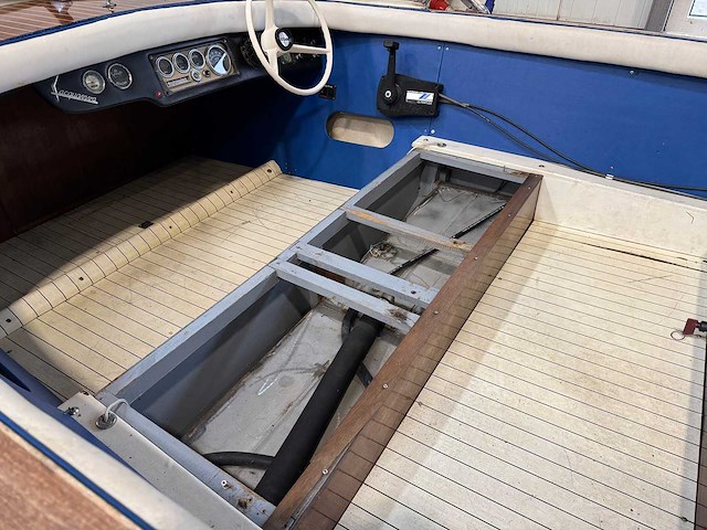 2000 houten motorboot - afbeelding 4 van  21