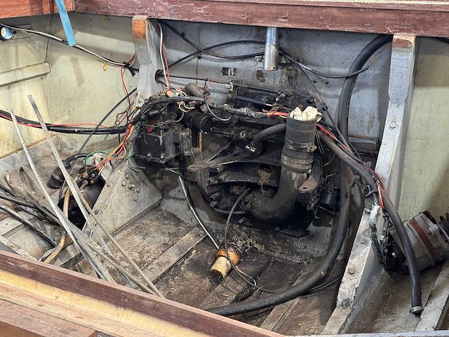 2000 houten motorboot - afbeelding 7 van  21