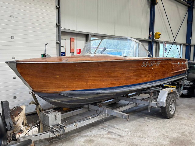 2000 houten motorboot - afbeelding 1 van  21