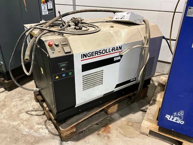 2000 ingersoll-rand mh11 schroefcompressor - afbeelding 1 van  4