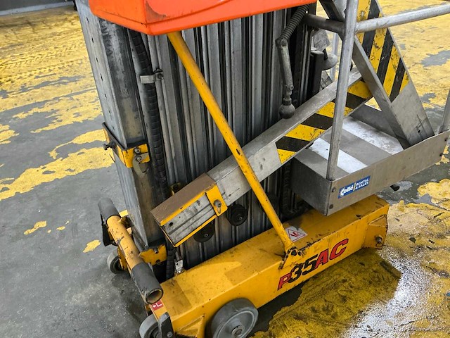 2000 jlg p35ac hoogwerker / personenlift - afbeelding 5 van  9