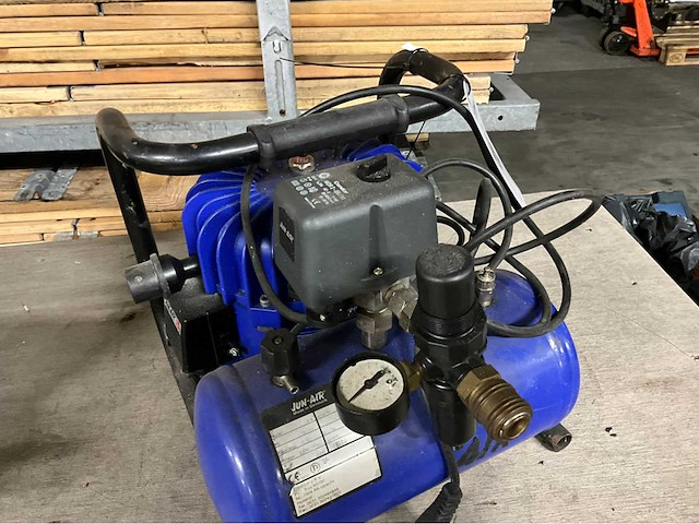 2000 jun air 4 4 mini luchtcompressor - afbeelding 3 van  5