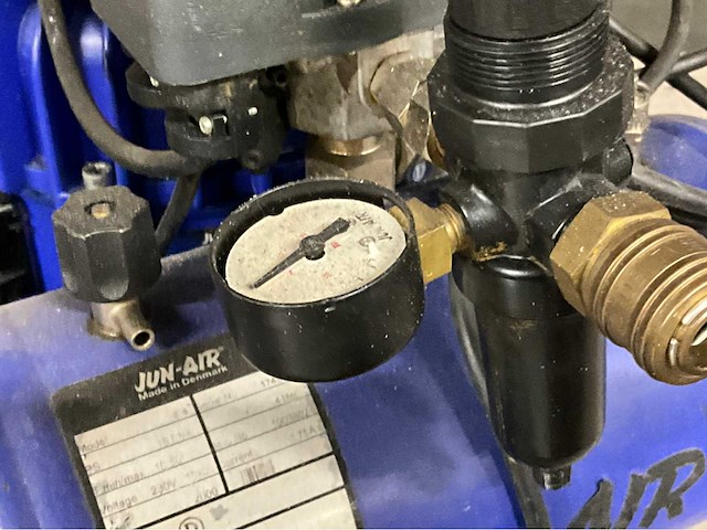 2000 jun air 4 4 mini luchtcompressor - afbeelding 4 van  5