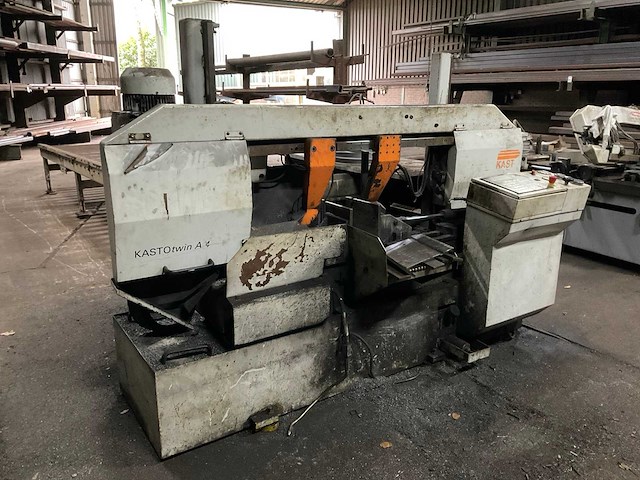 2000 kasto twin a4 horizontale metaalbandzaagmachine - afbeelding 1 van  13
