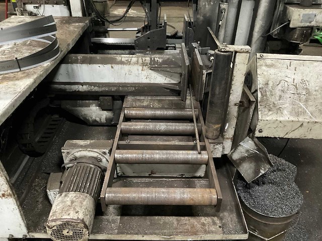 2000 kasto twin a4 horizontale metaalbandzaagmachine - afbeelding 10 van  13