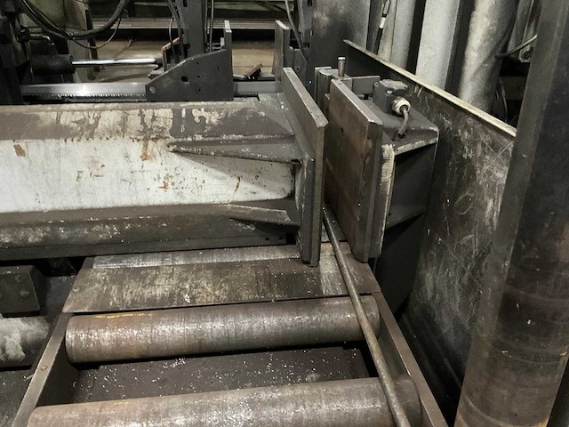 2000 kasto twin a4 horizontale metaalbandzaagmachine - afbeelding 11 van  13