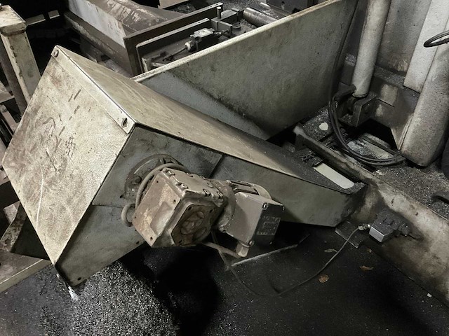 2000 kasto twin a4 horizontale metaalbandzaagmachine - afbeelding 12 van  13