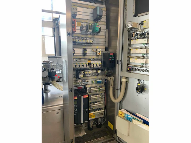 2000 krones variomatic roterende labelmachine - afbeelding 8 van  31
