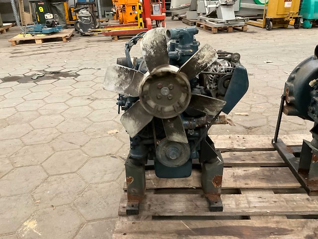 2000 kubota d905 dieselmotor - afbeelding 4 van  9