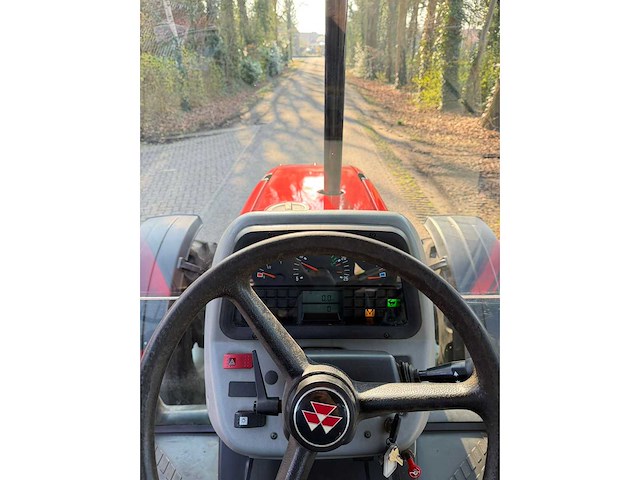 2000 massey ferguson 4225 vierwielaangedreven landbouwtractor - afbeelding 2 van  2