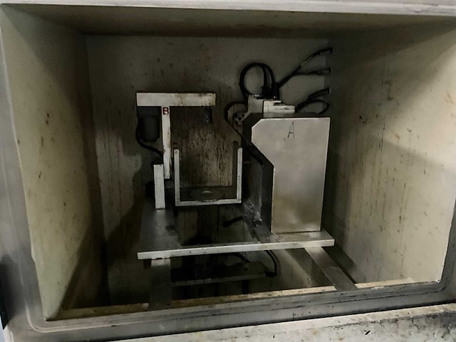 2000 mcp vcm 4/04 vacuümgietmachine - afbeelding 9 van  13