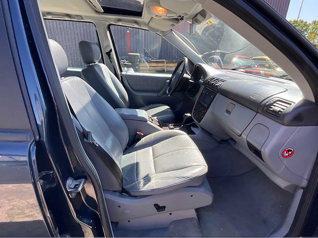 2000 mercedes-benz m-klasse 270 cdi personenauto - afbeelding 8 van  32