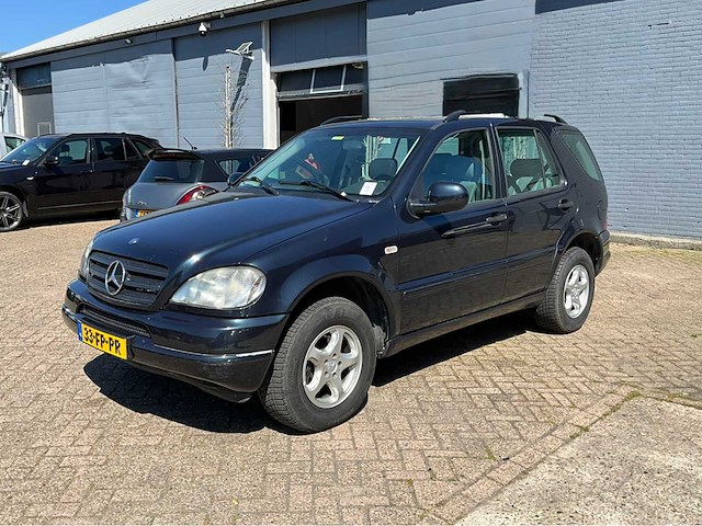 2000 mercedes-benz m-klasse 270 cdi personenauto - afbeelding 1 van  32