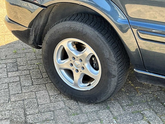 2000 mercedes-benz m-klasse 270 cdi personenauto - afbeelding 24 van  32