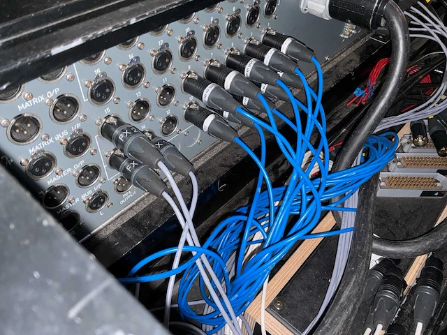 2000 midas xl3 analoge mengtafel met fx rack - afbeelding 4 van  23